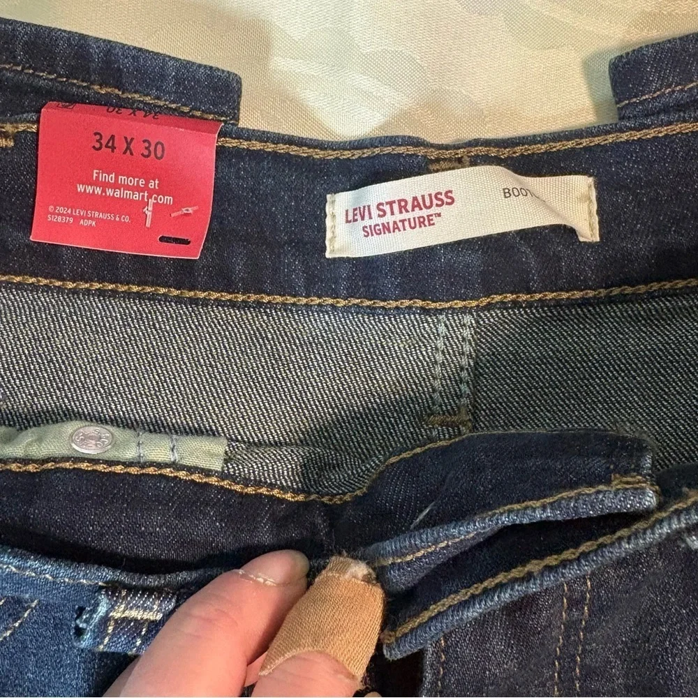 NWT- Levi's Men's Dark Indigo Bootcut Jeans